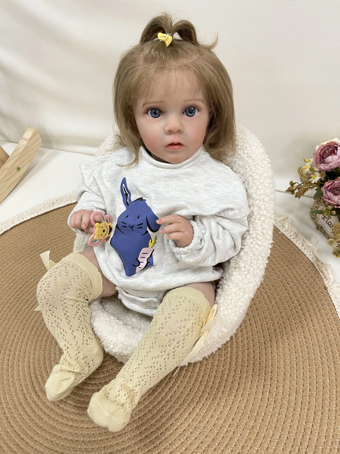 Clara – 60 cm / 24-Inch Soft Silicone Reborn Baby Girl Doll with 3D Painted Features and Hand-Implanted Hair